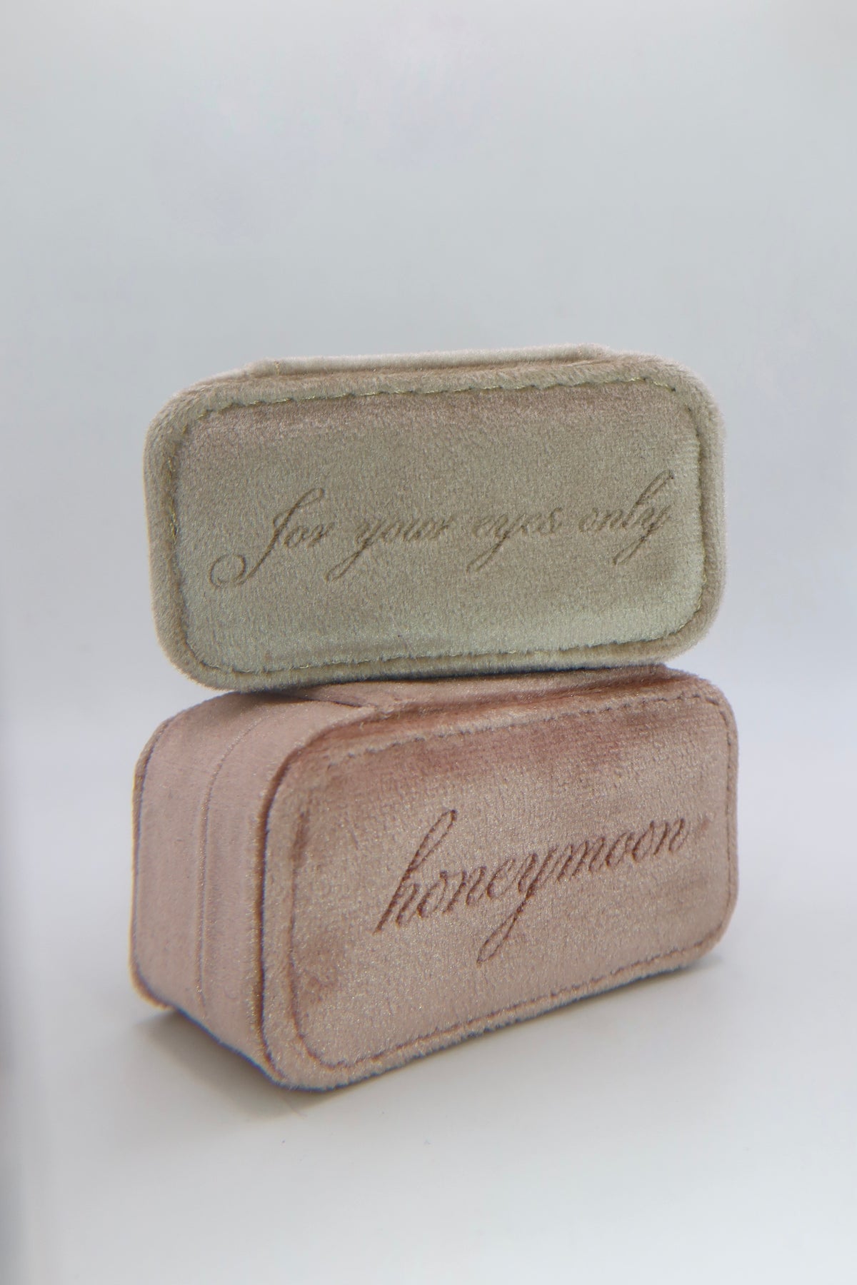 Honeymoon Velvet Ring Box