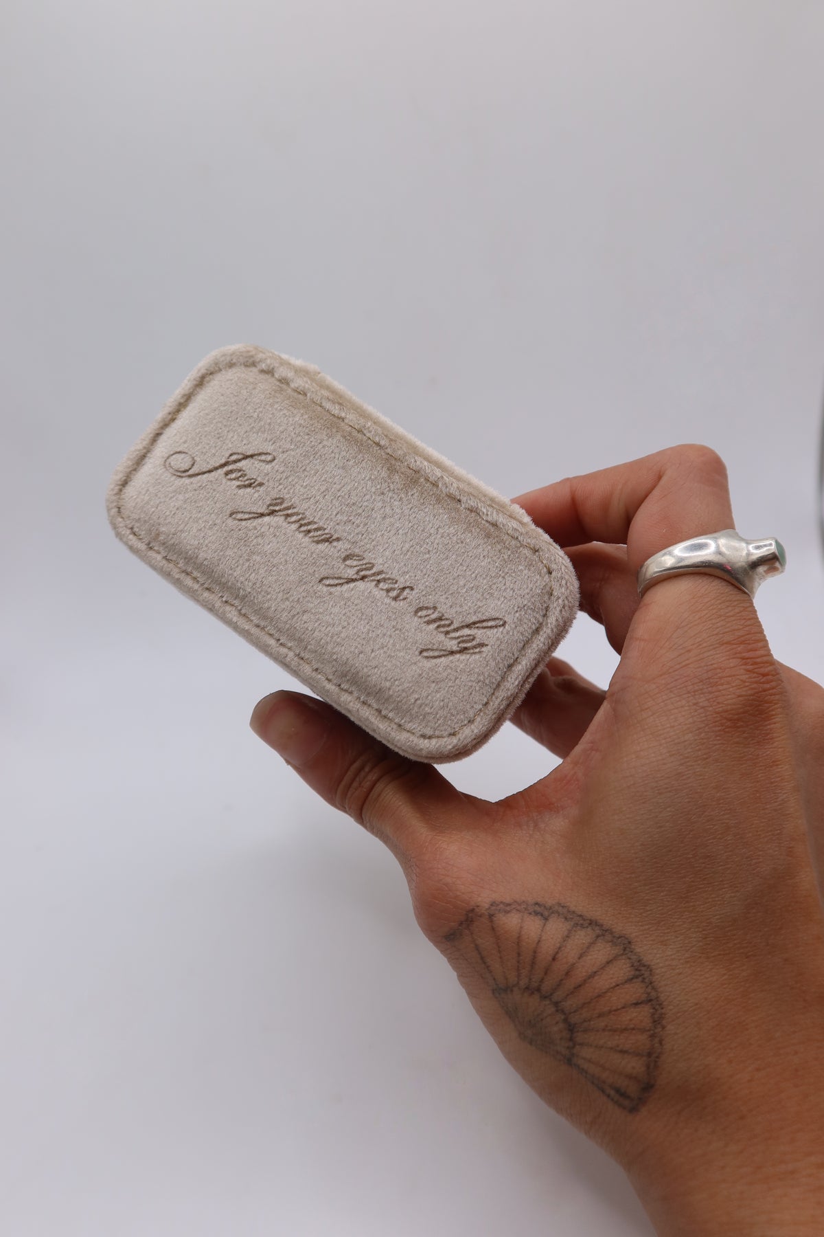 Honeymoon Velvet Ring Box