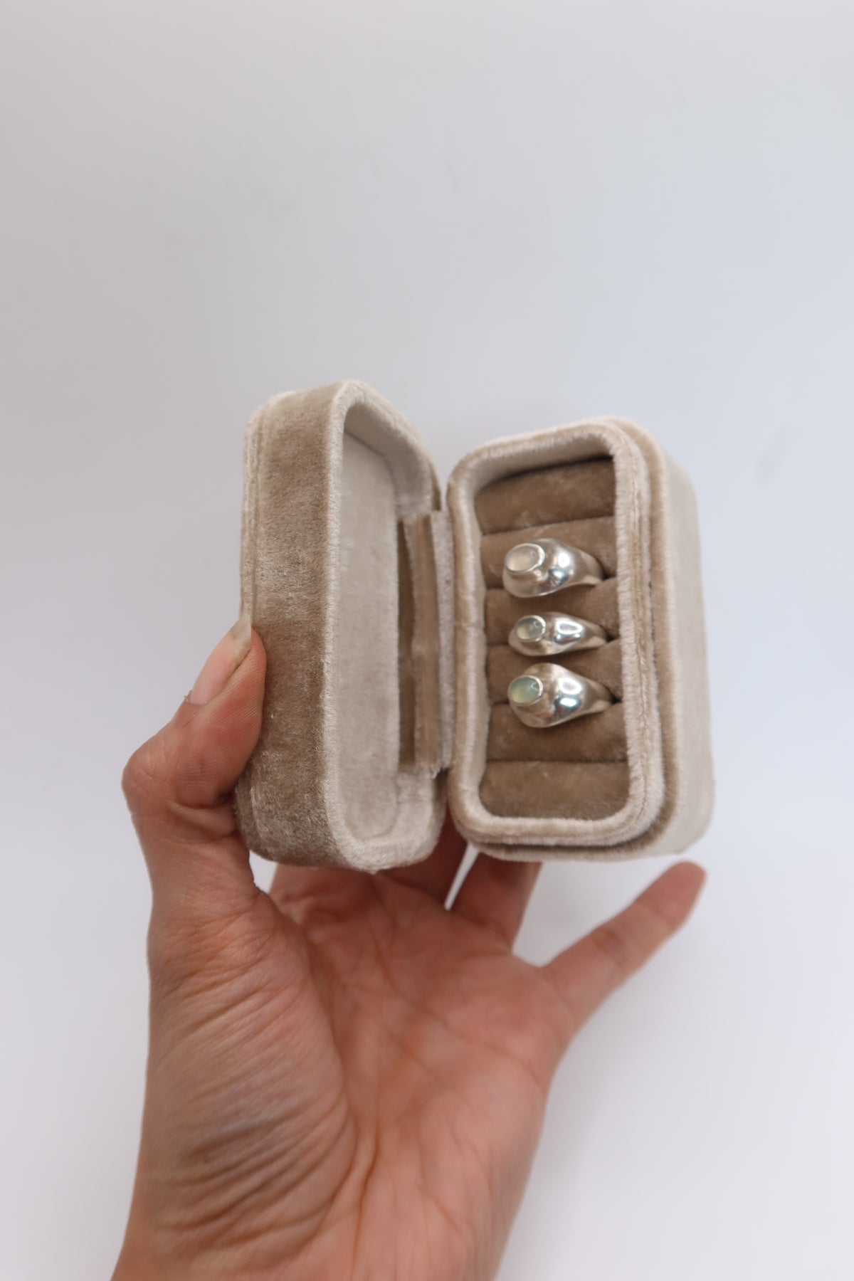 Honeymoon Velvet Ring Box