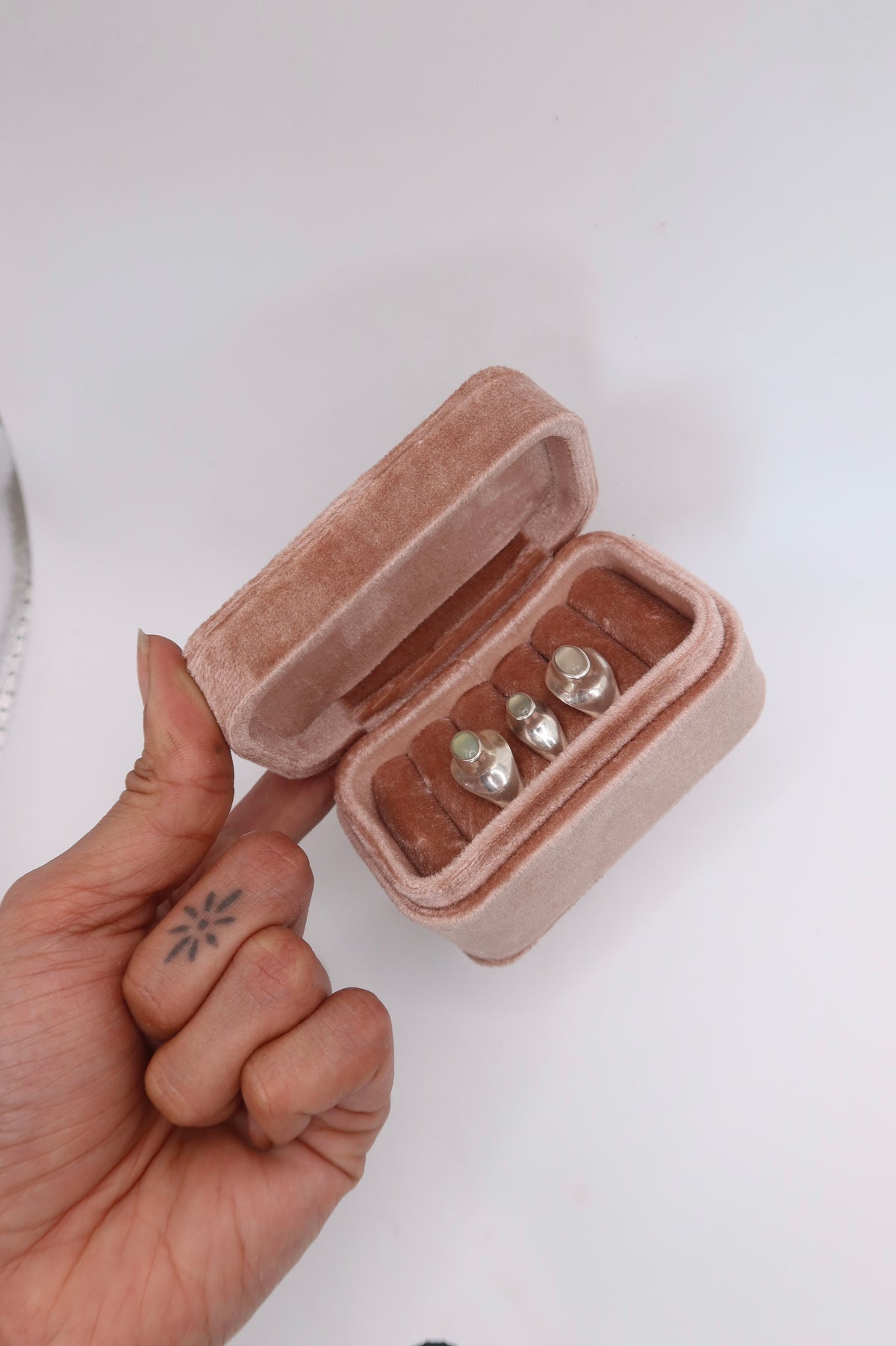 Honeymoon Velvet Ring Box