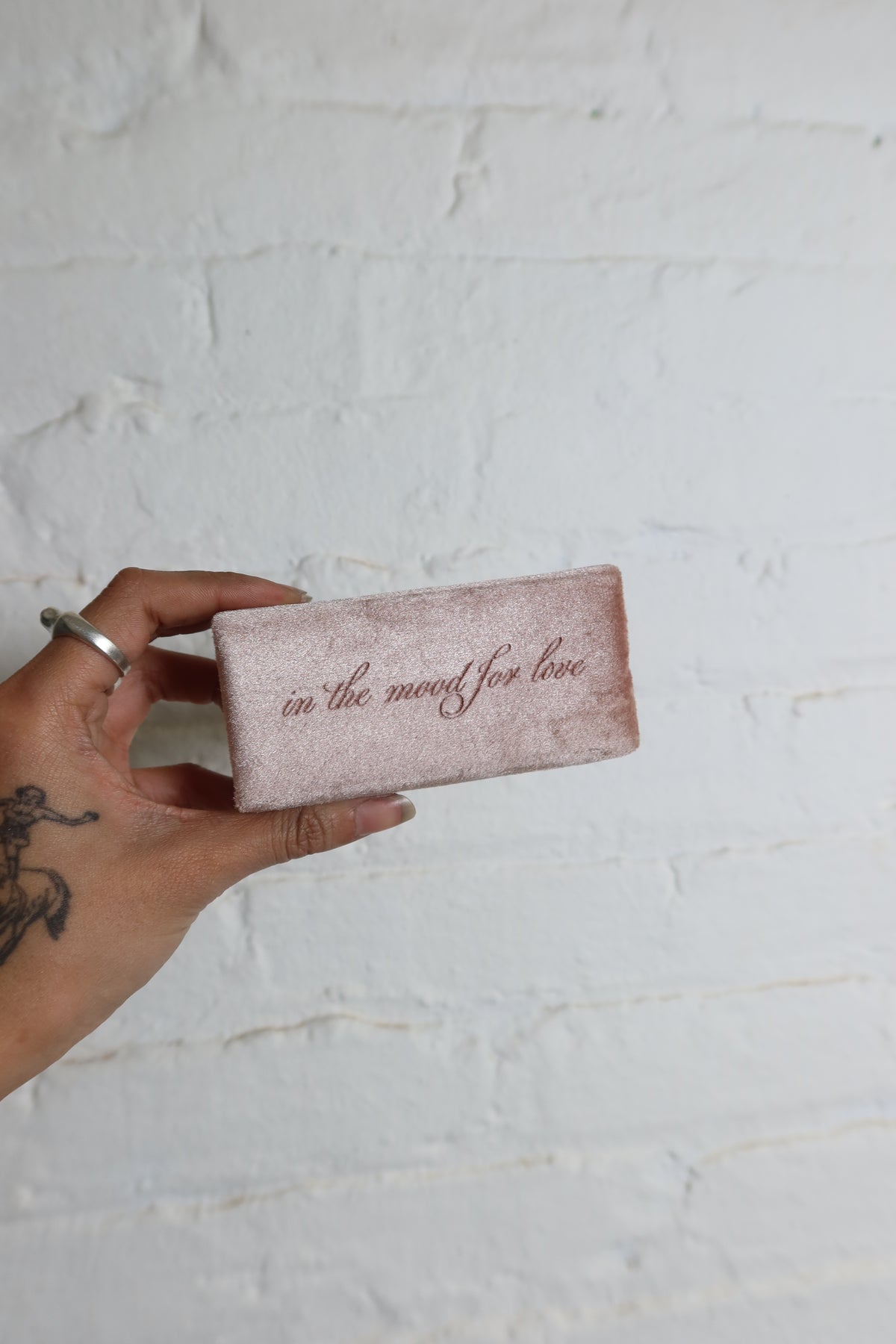 Winnie Velvet Ring Box with Snap Closure